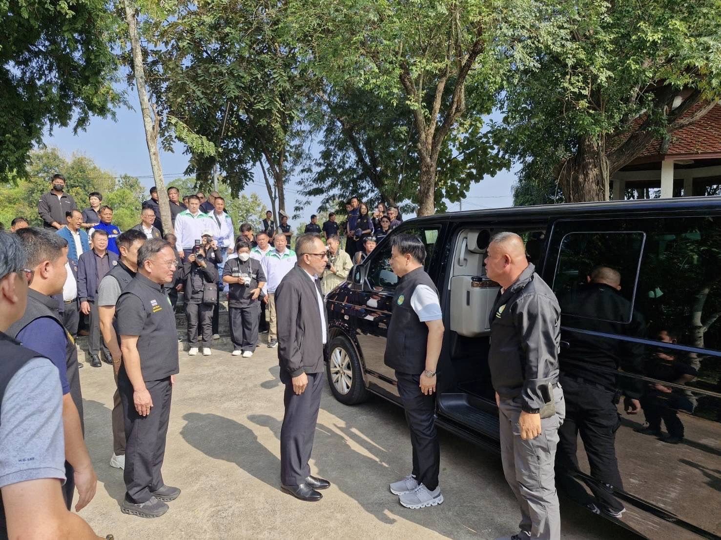 title - ส.ป.ก.ร่วมติดตาม รัฐมนตรีช่วยว่าการกระทรวงเกษตรและสหกรณ์ (นายนเรศ ธำรงค์ทิพยคุณ) ลงพื้นที่ตรวจราชการในพื้นที่จังหวัดลำพูน